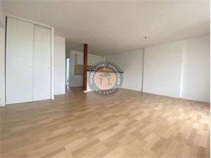 appartement à la location -   02800  LA FERE, surface 65 m2 location appartement - APR691553